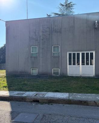 Immobile di 245 m² con più di 5 locali a Pavia di 