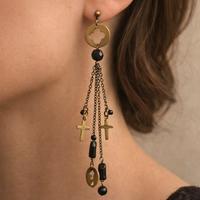 Orecchini gotici in ottone con croci e perle nere