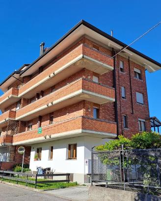 ELEGANTE APPARTAMENTO TRICAMERE PRONTO AD ACCOG...