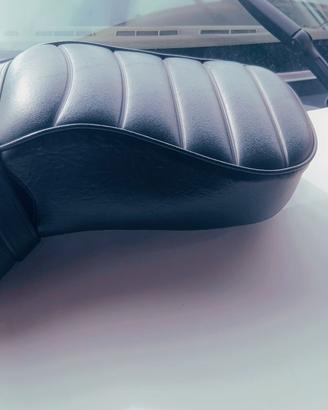 Sellino Tuck & Roll. Post -Harley Davidson Iron