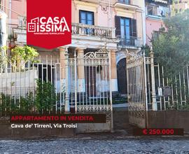 Appartamento con patio e corte