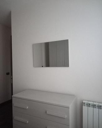 cassettiera  con specchio 