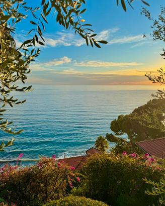 Vista mare, parcheggio privato, giardino botanico