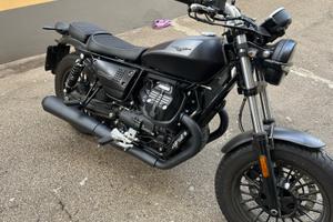 Moto Guzzi V9 bobber