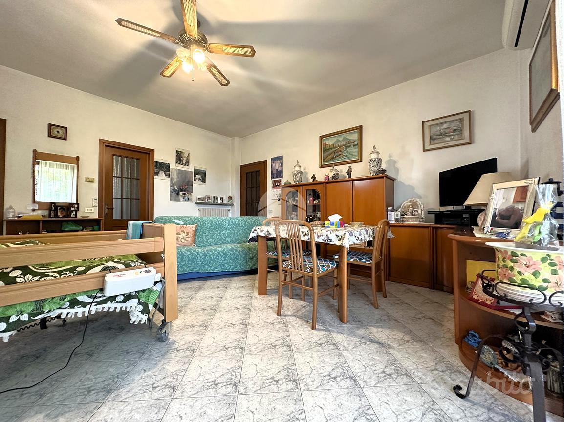 VILLA SINGOLA A SANTO STEFANO TICINO - Vista 6