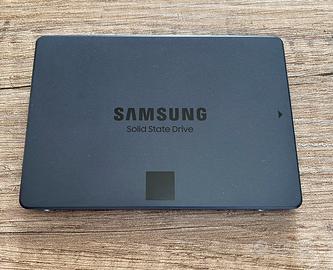 Samsung 870 QVO 4 TERABYTE sata 2.5 pollici