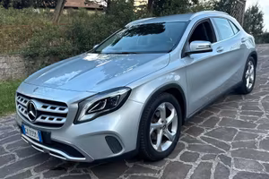Mercedes-benz GLA 180 Premium