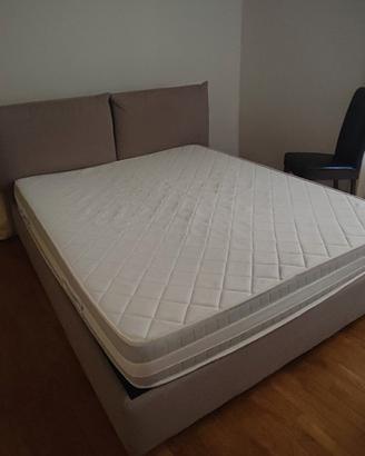 Letto matrimoniale 