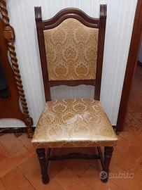 Sedie  cinque euro l'una