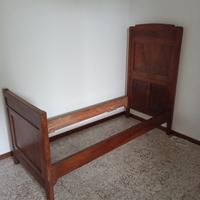 Letto in legno stile antico