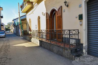 Settimanale o brevi periodi max 30 giorni