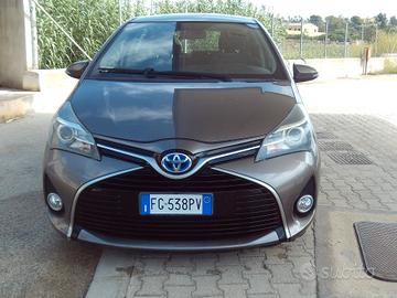 Toyota Yaris 1.5 Hybrid 5 porte Cool