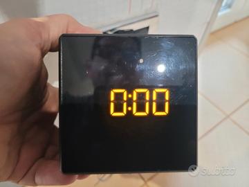 Radiosveglia Sony fatta a cubo funzionante