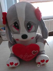 Peluche a forma di cane triste 