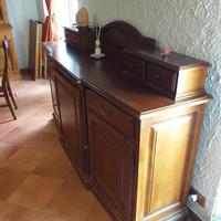 credenza bassa e tavolo allungabile con 6 sedie