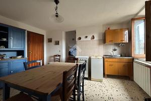 2 LOCALI A MONTECCHIO