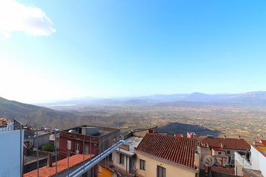 Casa indipendente su quattro livelli a Baunei