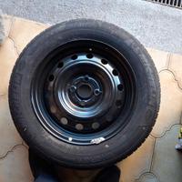 Gomma con cerchio in ferro