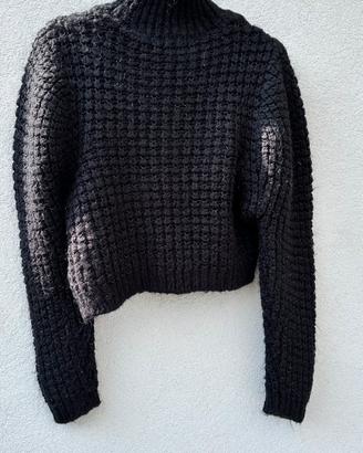 Maglione Zara nero corto a treccia morbido