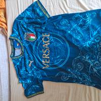 maglia versace  in collab con l'italia