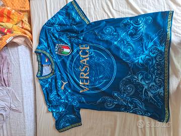 maglia versace  in collab con l'italia