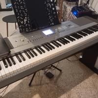 Tastiera/piano Yamaha tasti pesati  DGX-640