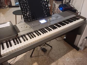 Tastiera/piano Yamaha tasti pesati  DGX-640