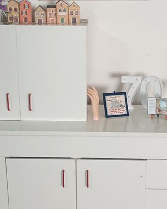 mobile bianco +altro mobile da appendere 