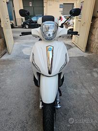 Piaggio Beverly 350