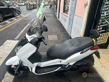 Yamaha X-Max 250 - 2008 - PERMUTE