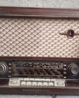 Radio d'epoca LOEWE OPTA