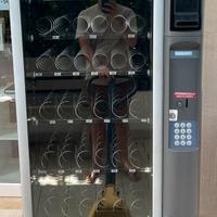 Distributore automatico