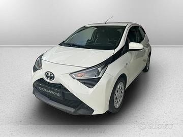 Toyota Aygo 5p 1.0 x-play 72cv