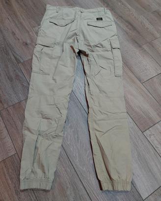 pantaloni cargo