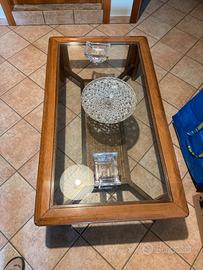 Tavolino da soggiorno con vetro