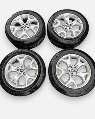 Cerchi Ford con gomme 5x108
