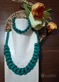 collana e bracciale abbinati