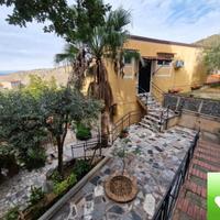 Ampia Struttura + Terreno Motta San Giovanni