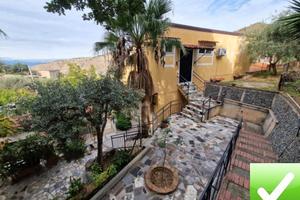 Ampia Struttura + Terreno Motta San Giovanni