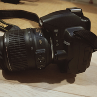 Nikon d3000 dotata di tutti gli accessori