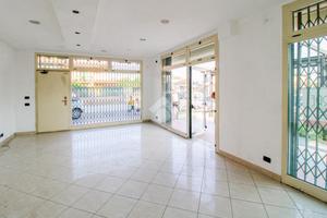 NEGOZIO A COMEZZANO-CIZZAGO