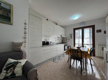 2 LOCALI A MONTEROTONDO