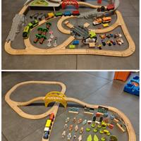 Lotto Pista Treni in Legno con Tavolo ed Extra