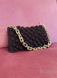 Borsa handmade in cordino con catena dorata