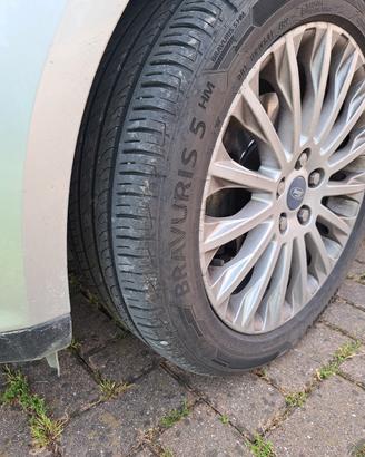 Gomme estive 215/50 R17
