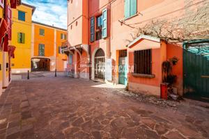 4 LOCALI IN PIENO CENTRO