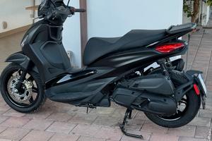 Piaggio beverly 400 hpe deep black