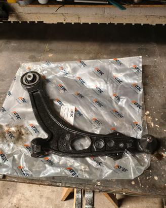 Trapezio sx fiat punto Multijet 1300 188