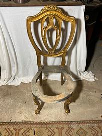 Antica sedia dorata da restaurare