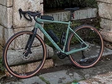 Bici gravel Focus Atlas 6.8 2025